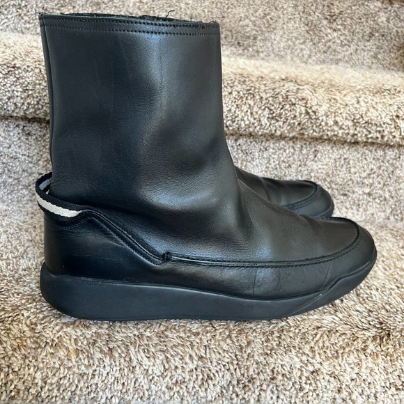 Gucci Men's Black Leather Ankle Boots.